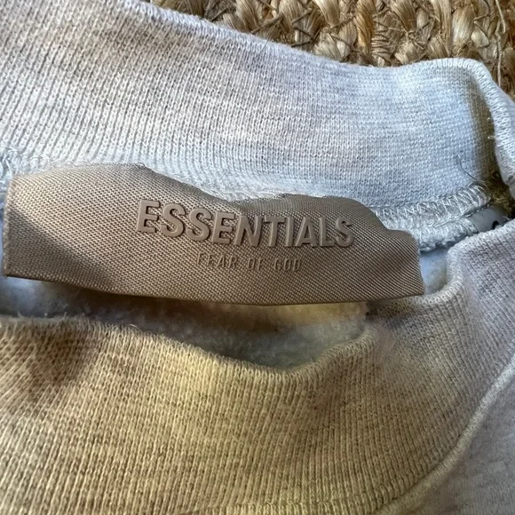 Essentials Fear of God Light Gray Oatmeal Crewneck Sweatshirt - Picture 2 of 8